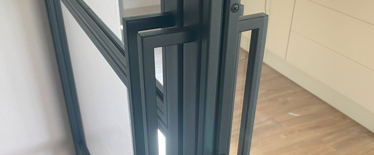 Dveře z oceli a skla